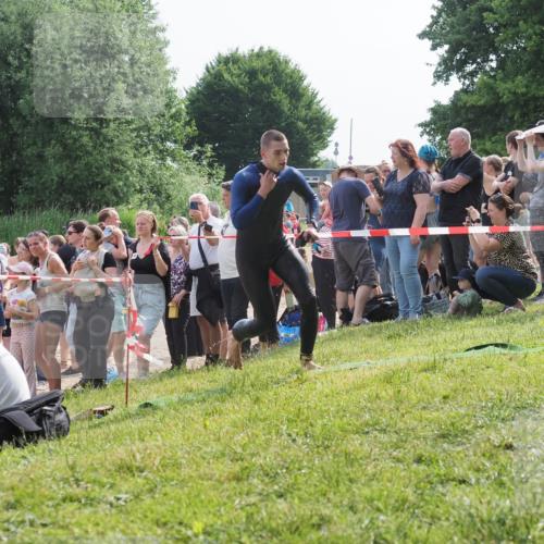 15.06.2025 - 27. Vierlanden-Triathlon KatJ http://msf.ph/oto/7995738 15.06.2025 09:55:19 Schwimmen 299, 306, 311, 326, 348 meine-sportfotos.de