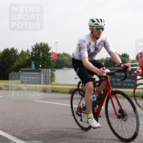 15.06.2025 - 27. Vierlanden-Triathlon H.Heesch http://msf.ph/oto/7995757 15.06.2025 09:21:25 Radfahren 2, 7, 147, 165 meine-sportfotos.de