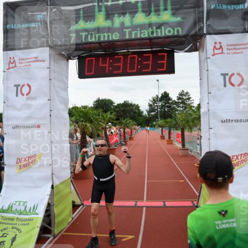15.06.2025 - 7 Türme Triathlon Michael Strokosch http://msf.ph/oto/7995761 15.06.2025 14:30:33 Ziel 464, 785, 843 meine-sportfotos.de