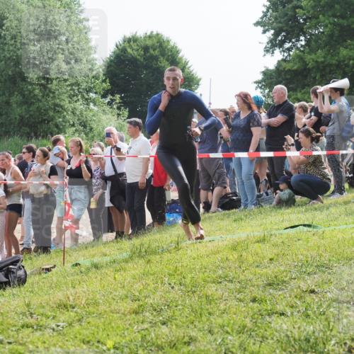 15.06.2025 - 27. Vierlanden-Triathlon KatJ http://msf.ph/oto/7995766 15.06.2025 09:55:20 Schwimmen 299, 306, 311, 348, 353 meine-sportfotos.de