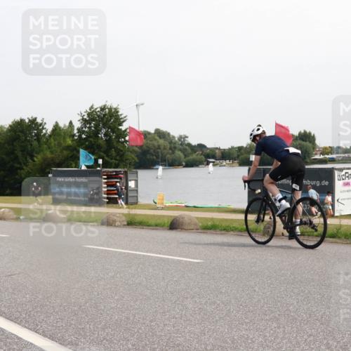 21.06.2025 - 27. Vierlanden-Triathlon H.Heesch http://msf.ph/oto/7995779 15.06.2025 11:28:04 Radfahren 498, 933 meine-sportfotos.de