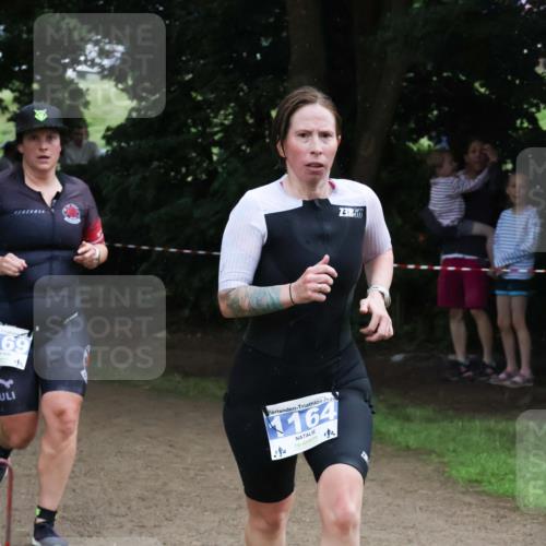 21.06.2025 - 27. Vierlanden-Triathlon Lena Gebhardt http://msf.ph/oto/7995790 15.06.2025 13:51:41 Laufen 69, 202, 164, 3, 80 meine-sportfotos.de