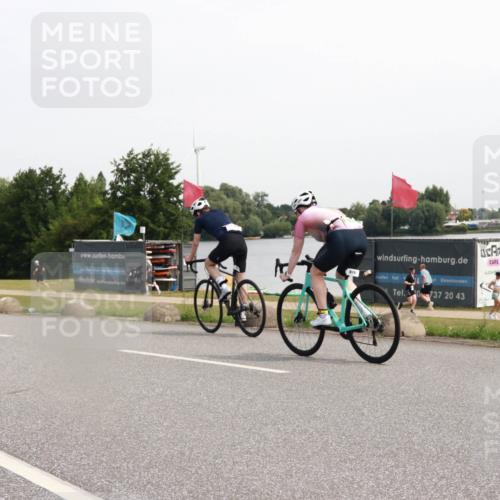 21.06.2025 - 27. Vierlanden-Triathlon H.Heesch http://msf.ph/oto/7995794 15.06.2025 11:28:04 Radfahren 498, 933 meine-sportfotos.de