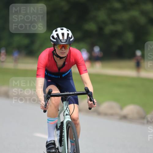 21.06.2025 - 27. Vierlanden-Triathlon H.Heesch http://msf.ph/oto/7995799 15.06.2025 12:06:11 Radfahren 205, 639, 676, 770, 890, 914 meine-sportfotos.de