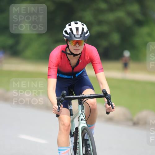 21.06.2025 - 27. Vierlanden-Triathlon H.Heesch http://msf.ph/oto/7995810 15.06.2025 12:06:11 Radfahren 205, 639, 676, 770, 890, 914 meine-sportfotos.de