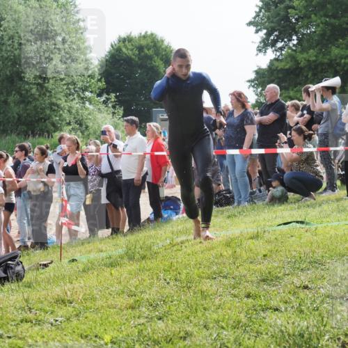 15.06.2025 - 27. Vierlanden-Triathlon KatJ http://msf.ph/oto/7995812 15.06.2025 09:55:20 Schwimmen 299, 306, 311, 348, 353 meine-sportfotos.de