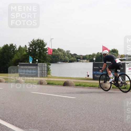 15.06.2025 - 27. Vierlanden-Triathlon H.Heesch http://msf.ph/oto/7995815 15.06.2025 09:21:42 Radfahren 130 meine-sportfotos.de