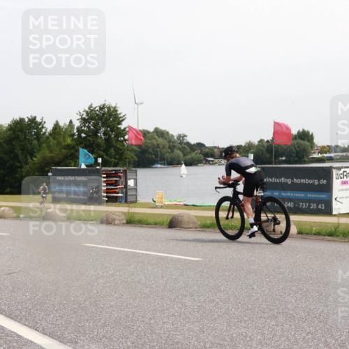 21.06.2025 - 27. Vierlanden-Triathlon H.Heesch http://msf.ph/oto/7995847 15.06.2025 11:28:35 Radfahren 753, 925 meine-sportfotos.de