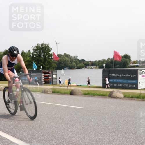 21.06.2025 - 27. Vierlanden-Triathlon H.Heesch http://msf.ph/oto/7995929 15.06.2025 11:28:49 Radfahren 72, 661, 909 meine-sportfotos.de