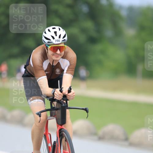 21.06.2025 - 27. Vierlanden-Triathlon H.Heesch http://msf.ph/oto/7995933 15.06.2025 12:18:48 Radfahren 708 meine-sportfotos.de