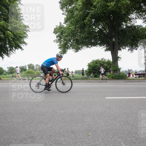 15.06.2025 - 7 Türme Triathlon Yannick Fuchs http://msf.ph/oto/7995938 15.06.2025 13:44:42 Radfahren 228, 321, 371, 520, 555, 593, 668, 754, 845, 865, 1189 meine-sportfotos.de