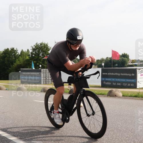 15.06.2025 - 27. Vierlanden-Triathlon H.Heesch http://msf.ph/oto/7995957 15.06.2025 09:22:25 Radfahren 154 meine-sportfotos.de