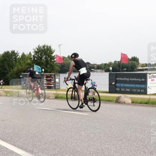 21.06.2025 - 27. Vierlanden-Triathlon H.Heesch http://msf.ph/oto/7995990 15.06.2025 11:29:01 Radfahren  meine-sportfotos.de