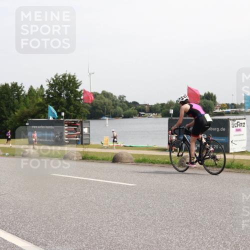 21.06.2025 - 27. Vierlanden-Triathlon H.Heesch http://msf.ph/oto/7996028 15.06.2025 11:29:12 Radfahren 247, 915 meine-sportfotos.de