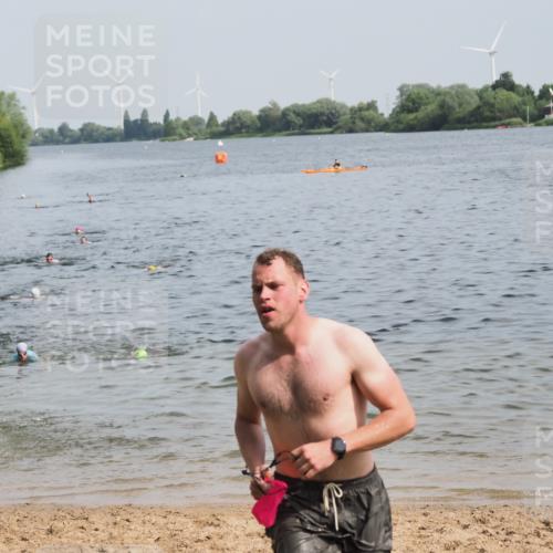 21.06.2025 - 27. Vierlanden-Triathlon MichiJ http://msf.ph/oto/7996032 15.06.2026 09:57:29 Schwimmen 293, 309, 324 meine-sportfotos.de