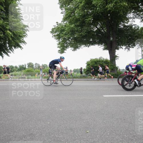 15.06.2025 - 7 Türme Triathlon Yannick Fuchs http://msf.ph/oto/7996038 15.06.2025 13:44:49 Radfahren 216, 321, 352, 371, 520, 555, 668, 1050, 1159, 1189 meine-sportfotos.de