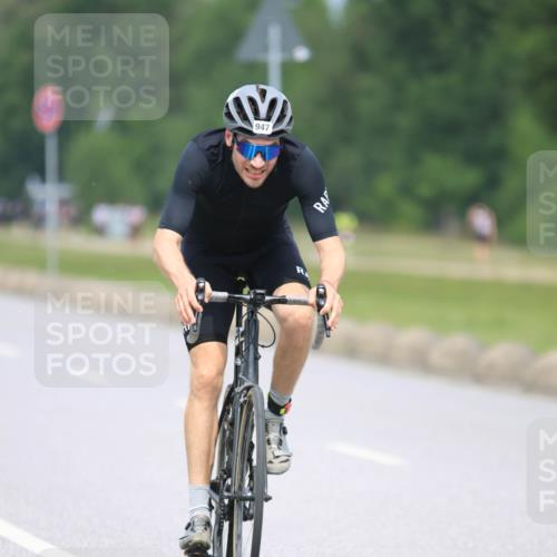 21.06.2025 - 27. Vierlanden-Triathlon H.Heesch http://msf.ph/oto/7996047 15.06.2025 12:19:29 Radfahren 637, 646, 647, 947 meine-sportfotos.de