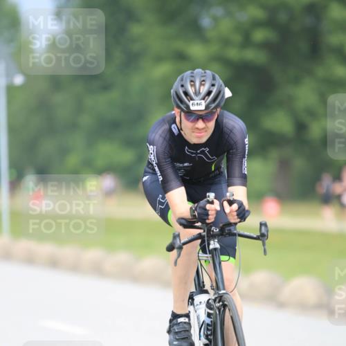 21.06.2025 - 27. Vierlanden-Triathlon H.Heesch http://msf.ph/oto/7996063 15.06.2025 12:19:34 Radfahren 637, 646, 647, 844, 855, 947, 953 meine-sportfotos.de