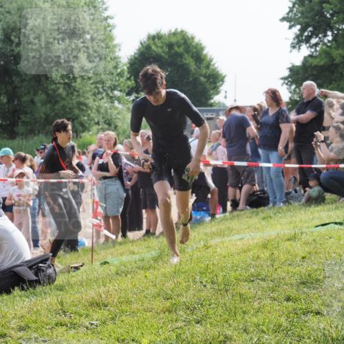 15.06.2025 - 27. Vierlanden-Triathlon KatJ http://msf.ph/oto/7996065 15.06.2025 09:55:26 Schwimmen 306, 316, 327, 335, 348, 353 meine-sportfotos.de