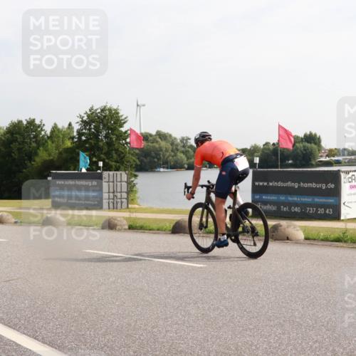 15.06.2025 - 27. Vierlanden-Triathlon H.Heesch http://msf.ph/oto/7996075 15.06.2025 09:23:08 Radfahren 22, 129, 176 meine-sportfotos.de