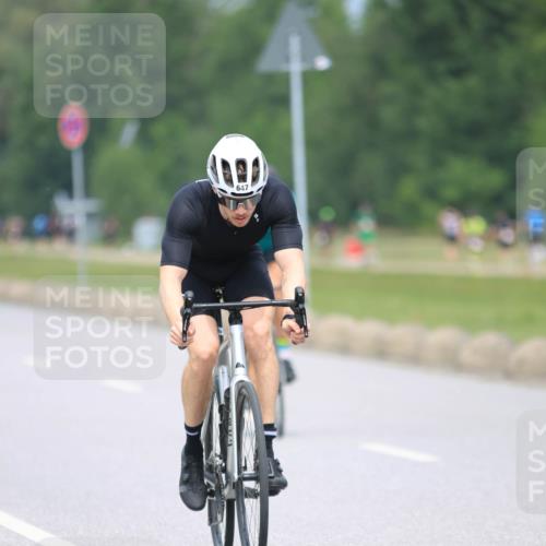21.06.2025 - 27. Vierlanden-Triathlon H.Heesch http://msf.ph/oto/7996080 15.06.2025 12:19:36 Radfahren 637, 646, 647, 844, 855, 953 meine-sportfotos.de