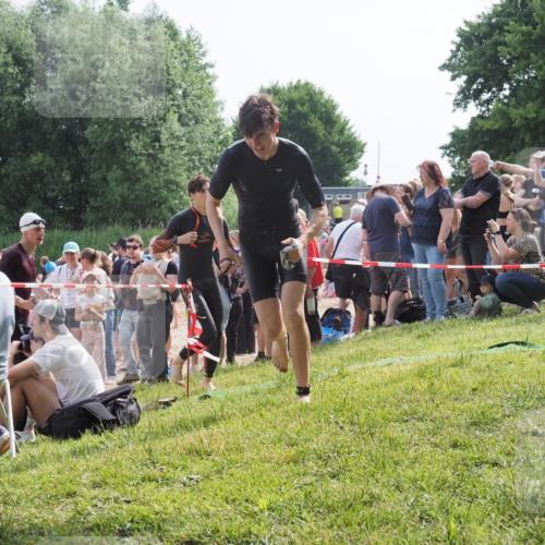 15.06.2025 - 27. Vierlanden-Triathlon KatJ http://msf.ph/oto/7996085 15.06.2025 09:55:26 Schwimmen 306, 316, 327, 335, 348, 353 meine-sportfotos.de