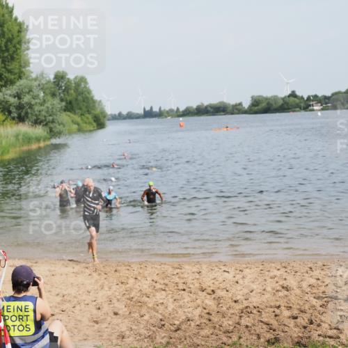 21.06.2025 - 27. Vierlanden-Triathlon MichiJ http://msf.ph/oto/7996089 15.06.2026 09:57:30 Schwimmen 293, 298, 309, 324 meine-sportfotos.de