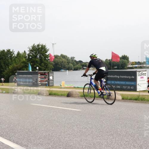 21.06.2025 - 27. Vierlanden-Triathlon H.Heesch http://msf.ph/oto/7996090 15.06.2025 11:29:20 Radfahren 638, 815, 901 meine-sportfotos.de