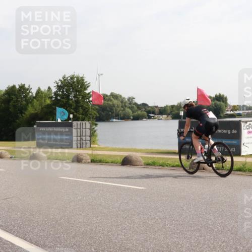 15.06.2025 - 27. Vierlanden-Triathlon H.Heesch http://msf.ph/oto/7996092 15.06.2025 09:23:24 Radfahren 201 meine-sportfotos.de
