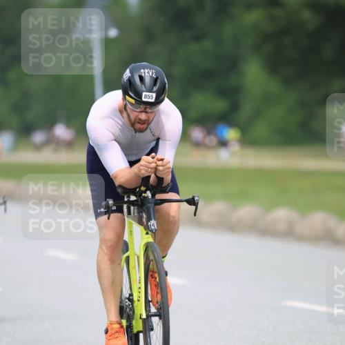 21.06.2025 - 27. Vierlanden-Triathlon H.Heesch http://msf.ph/oto/7996100 15.06.2025 12:19:38 Radfahren 637, 646, 647, 678, 844, 855, 953 meine-sportfotos.de