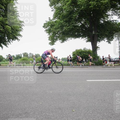 15.06.2025 - 7 Türme Triathlon Yannick Fuchs http://msf.ph/oto/7996101 15.06.2025 13:44:55 Radfahren 216, 352, 601, 1050, 1159 meine-sportfotos.de