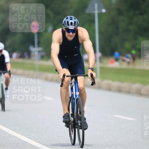 21.06.2025 - 27. Vierlanden-Triathlon H.Heesch http://msf.ph/oto/7996123 15.06.2025 12:19:44 Radfahren 678, 743, 844, 903 meine-sportfotos.de