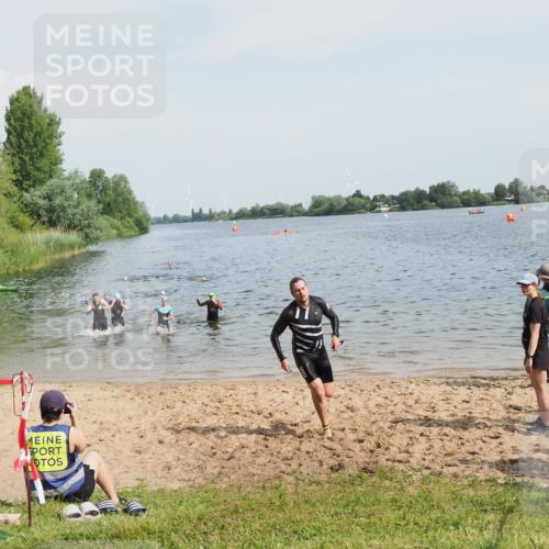 21.06.2025 - 27. Vierlanden-Triathlon MichiJ http://msf.ph/oto/7996126 15.06.2026 09:57:32 Schwimmen 287, 298, 309, 324, 340 meine-sportfotos.de