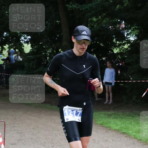 21.06.2025 - 27. Vierlanden-Triathlon Lena Gebhardt http://msf.ph/oto/7996130 15.06.2025 13:52:43 Laufen 202, 1217, 10 meine-sportfotos.de