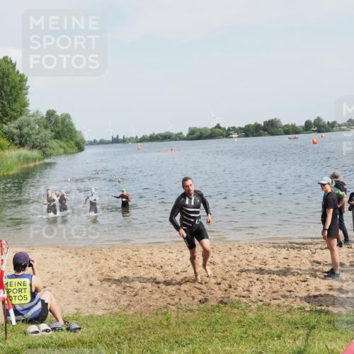 21.06.2025 - 27. Vierlanden-Triathlon MichiJ http://msf.ph/oto/7996147 15.06.2026 09:57:32 Schwimmen 287, 298, 309, 324, 340 meine-sportfotos.de