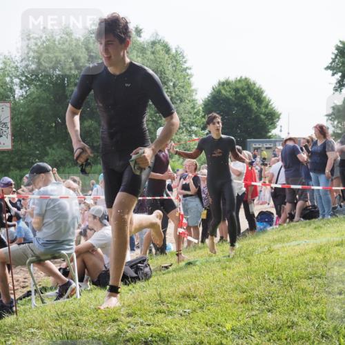 15.06.2025 - 27. Vierlanden-Triathlon KatJ http://msf.ph/oto/7996174 15.06.2025 09:55:27 Schwimmen 306, 316, 327, 335, 348, 353 meine-sportfotos.de