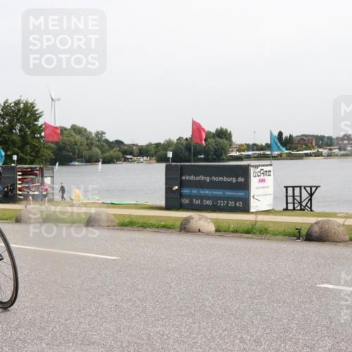 21.06.2025 - 27. Vierlanden-Triathlon H.Heesch http://msf.ph/oto/7996178 15.06.2025 11:29:35 Radfahren 218, 695, 878, 880 meine-sportfotos.de