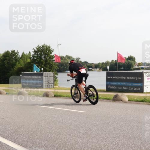 15.06.2025 - 27. Vierlanden-Triathlon H.Heesch http://msf.ph/oto/7996186 15.06.2025 09:24:19 Radfahren 9 meine-sportfotos.de