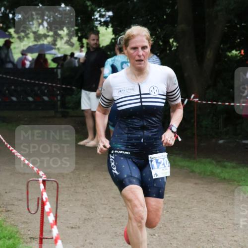 21.06.2025 - 27. Vierlanden-Triathlon Lena Gebhardt http://msf.ph/oto/7996187 15.06.2025 13:52:56 Laufen  meine-sportfotos.de