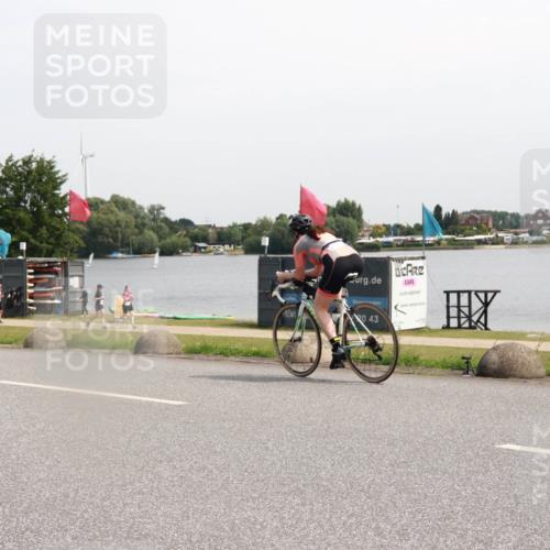 21.06.2025 - 27. Vierlanden-Triathlon H.Heesch http://msf.ph/oto/7996190 15.06.2025 11:29:36 Radfahren 218, 695, 878, 880 meine-sportfotos.de
