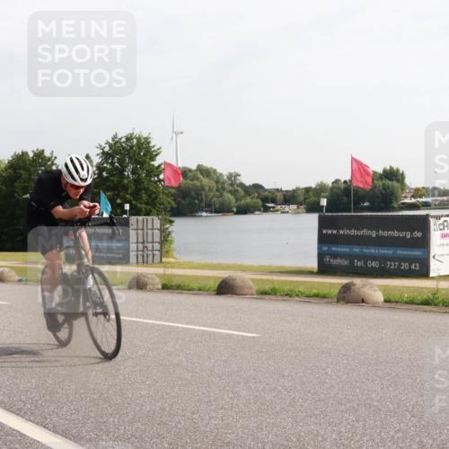 15.06.2025 - 27. Vierlanden-Triathlon H.Heesch http://msf.ph/oto/7996209 15.06.2025 09:24:43 Radfahren 65, 153, 160 meine-sportfotos.de