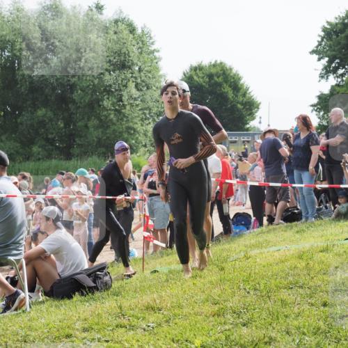 15.06.2025 - 27. Vierlanden-Triathlon KatJ http://msf.ph/oto/7996260 15.06.2025 09:55:28 Schwimmen 306, 316, 327, 329, 335, 348, 353 meine-sportfotos.de