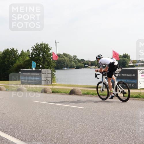 15.06.2025 - 27. Vierlanden-Triathlon H.Heesch http://msf.ph/oto/7996270 15.06.2025 09:24:47 Radfahren 65, 138 meine-sportfotos.de
