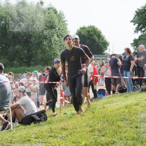 15.06.2025 - 27. Vierlanden-Triathlon KatJ http://msf.ph/oto/7996278 15.06.2025 09:55:28 Schwimmen 306, 316, 327, 329, 335, 348, 353 meine-sportfotos.de