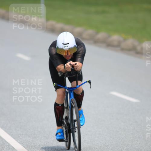 21.06.2025 - 27. Vierlanden-Triathlon H.Heesch http://msf.ph/oto/7996289 15.06.2025 12:07:20 Radfahren 228, 662, 867, 869, 909, 1000, 1001, 1002, 1003 meine-sportfotos.de