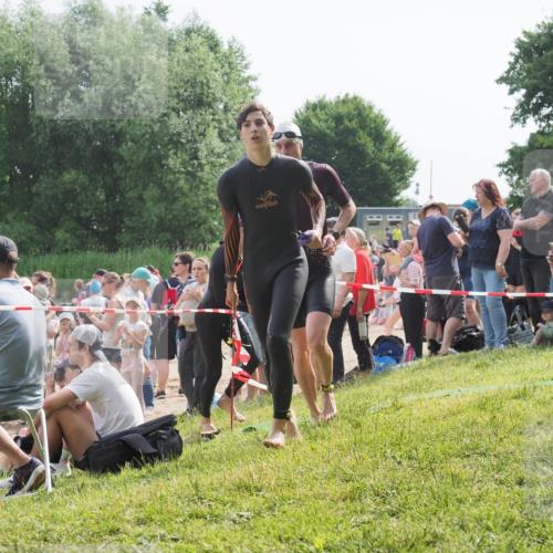 15.06.2025 - 27. Vierlanden-Triathlon KatJ http://msf.ph/oto/7996298 15.06.2025 09:55:28 Schwimmen 306, 316, 327, 329, 335, 348, 353 meine-sportfotos.de