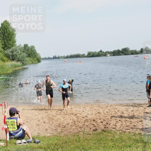 21.06.2025 - 27. Vierlanden-Triathlon MichiJ http://msf.ph/oto/7996303 15.06.2026 09:57:38 Schwimmen 287, 298, 309, 340 meine-sportfotos.de