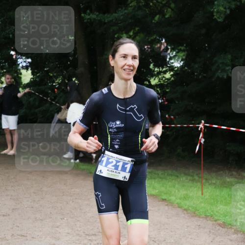 21.06.2025 - 27. Vierlanden-Triathlon Lena Gebhardt http://msf.ph/oto/7996304 15.06.2025 13:53:00 Laufen 202, 1211 meine-sportfotos.de