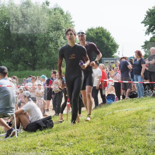 15.06.2025 - 27. Vierlanden-Triathlon KatJ http://msf.ph/oto/7996315 15.06.2025 09:55:28 Schwimmen 306, 316, 327, 329, 335, 348, 353 meine-sportfotos.de