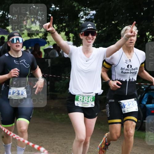 21.06.2025 - 27. Vierlanden-Triathlon Lena Gebhardt http://msf.ph/oto/7996321 15.06.2025 13:53:12 Laufen 20, 1213, 2025, 886, 4, 20, 1228, 13 meine-sportfotos.de